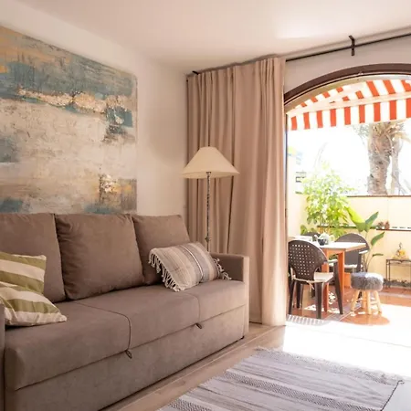 Apartamento Melo's Place - Cozy With A Sunny Terrace.