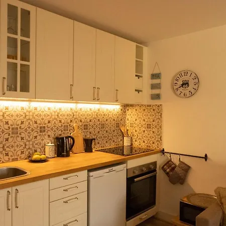 Apartamento Melo's Place - Cozy With A Sunny Terrace. *